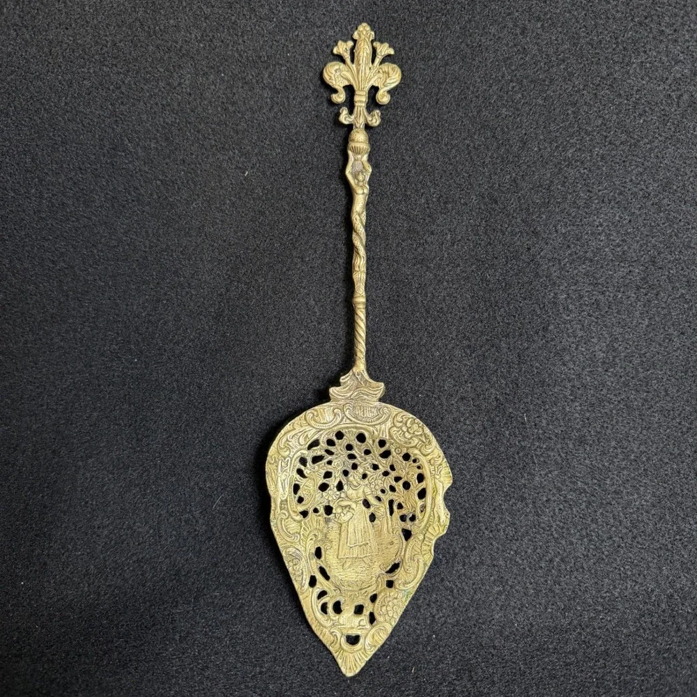AntiqueBrass Cake Server Ornate Filigree Mermaid Fleur-de-lis Pastry Lifter‎ 10