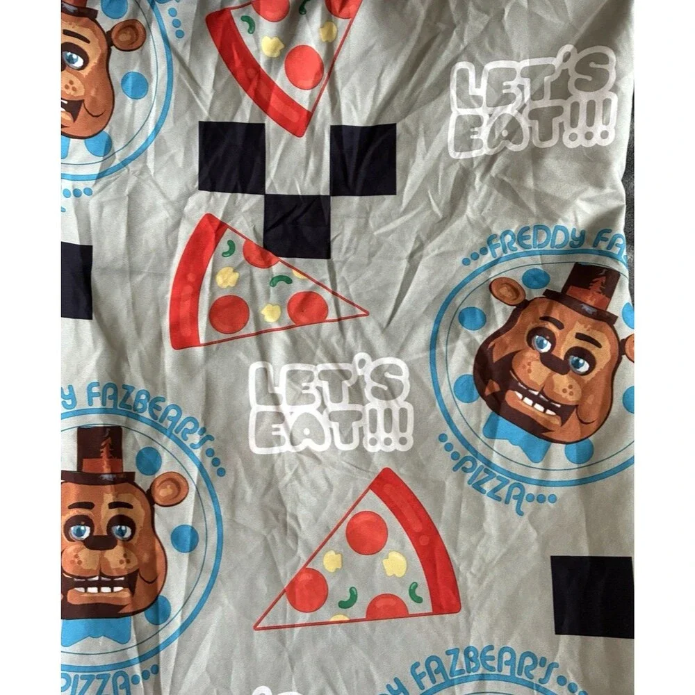 FIVE NIGHTS AT FREDYS pre owned
