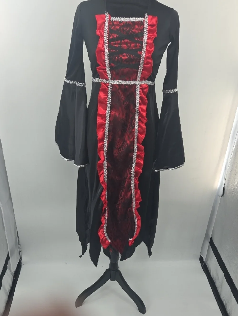 N/A black red