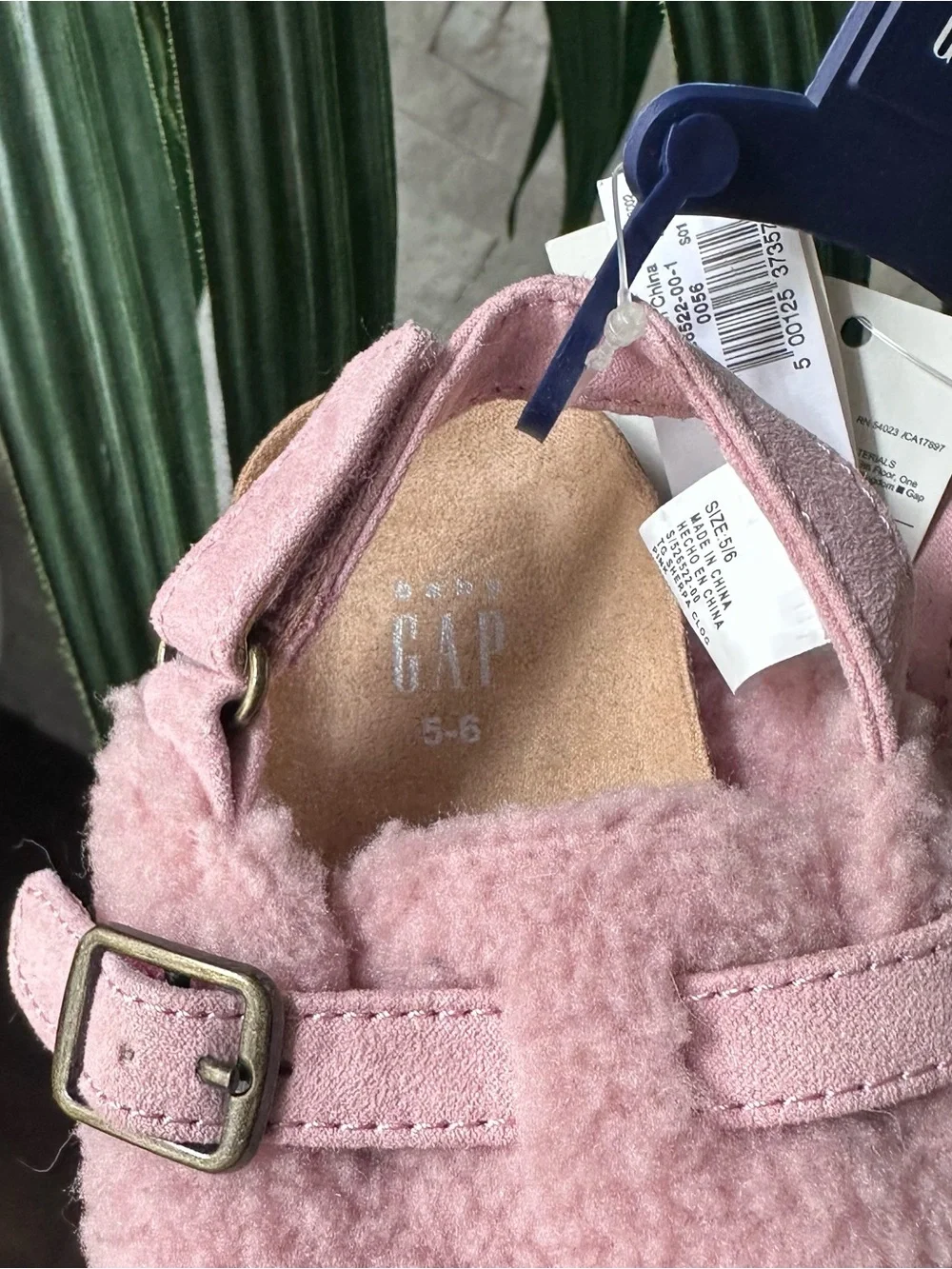 Baby GAP Pink Fuzzy Baby Clogs Size 5/6 toddler New with Tags