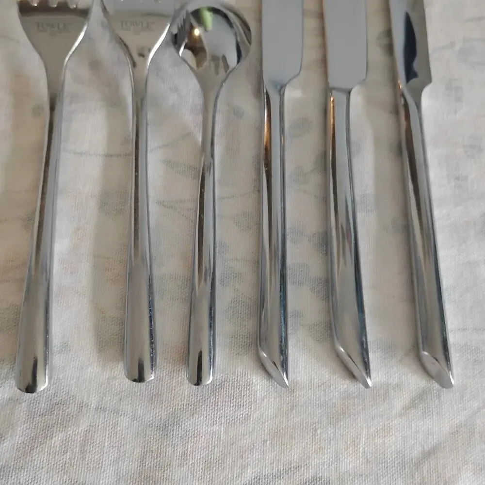 6 Pieces Towle Wave Glossy Stainless 2 Salad Forks 1 Teaspoon 3 Dinner Knives