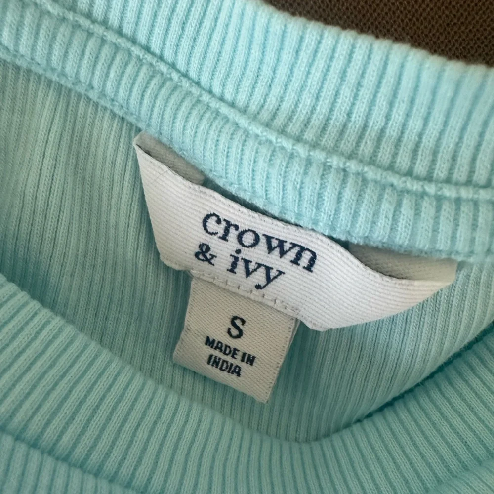 crown & ivy barely worn