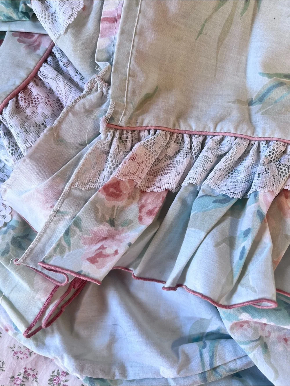 Vintage J.P. Steven’s Floral ruffled Lace Full Sheet Set