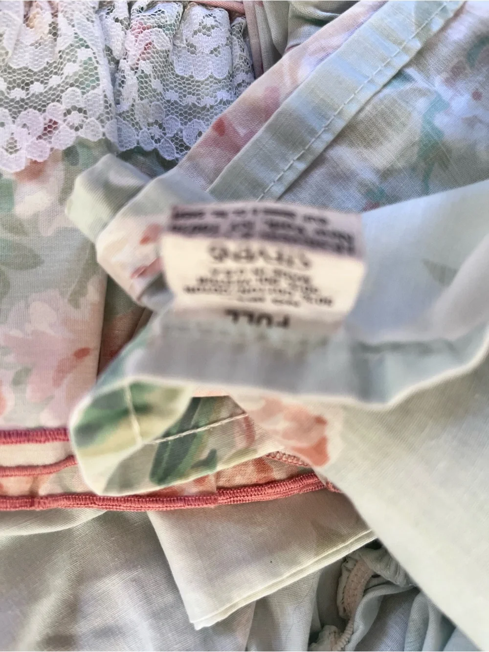 Vintage J.P. Steven’s Floral ruffled Lace Full Sheet Set