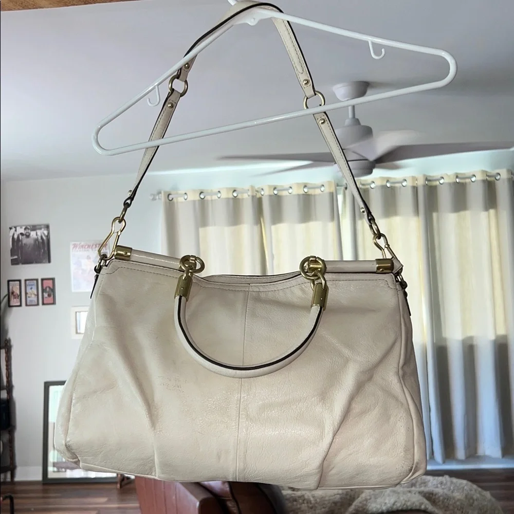 Coach off white