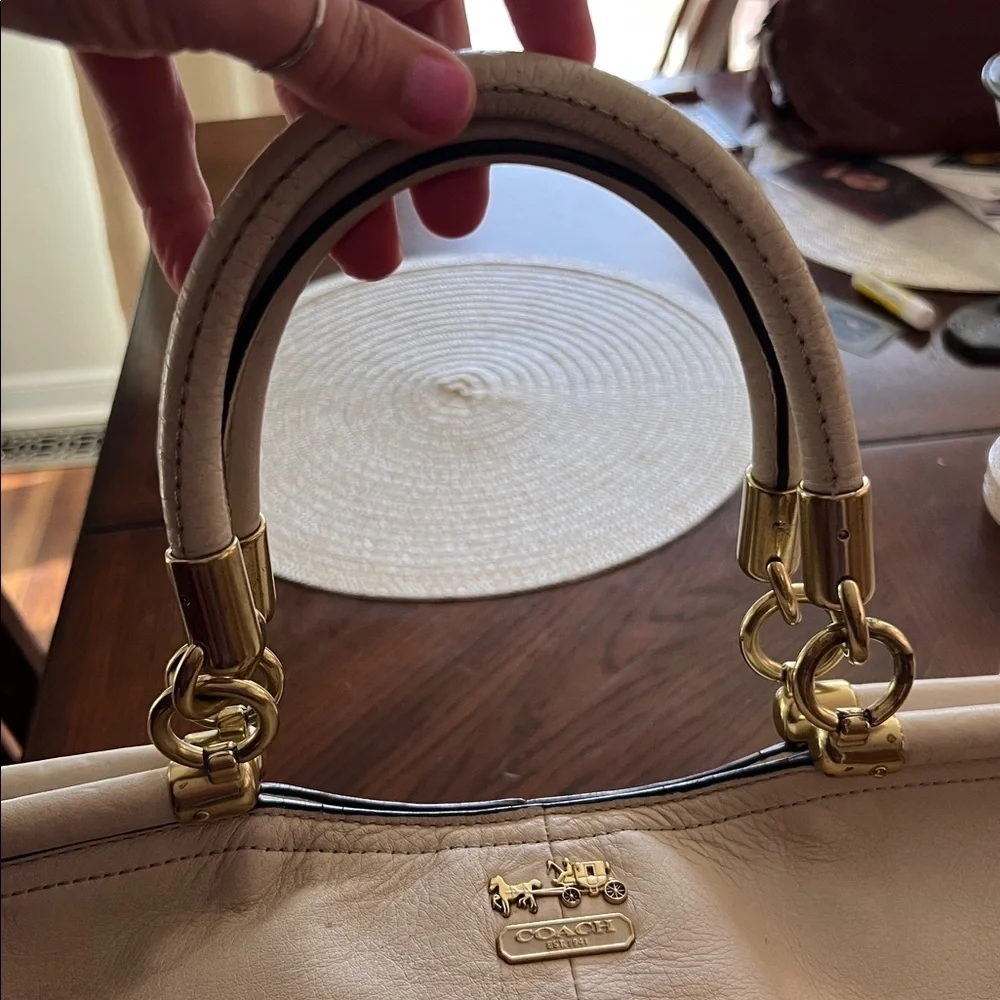 Coach off white