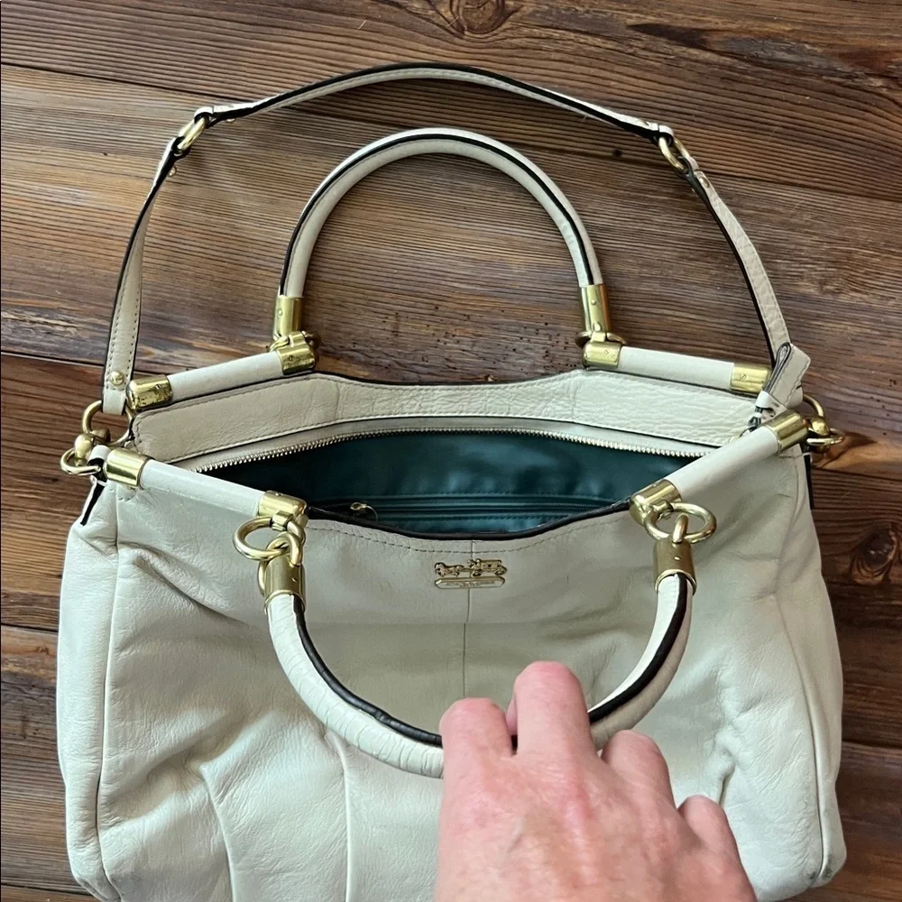 Coach off white