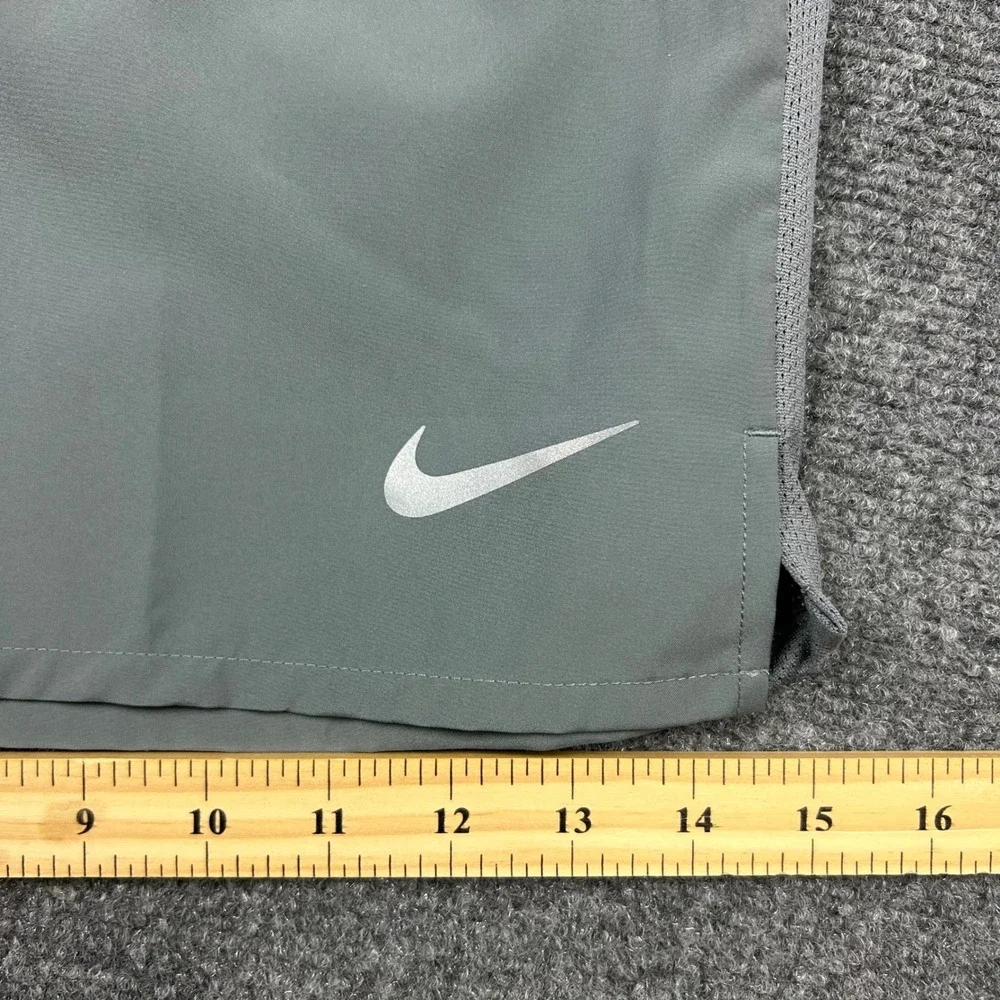 Nike challenger running