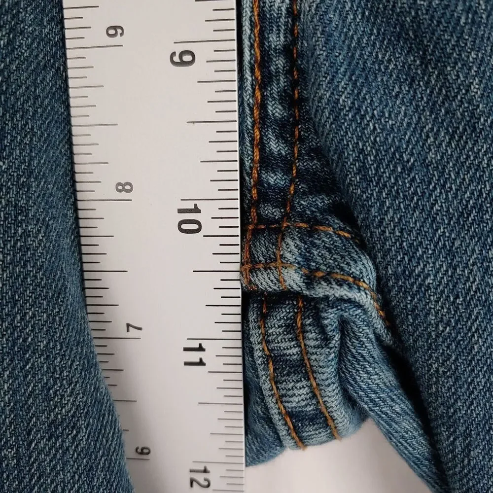 Levis levis 559