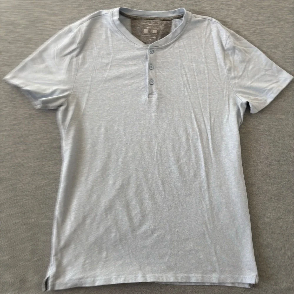 Banana Republic Mens Quick Dry Henley Shirt Light Blue Heathered Short Sleeve L