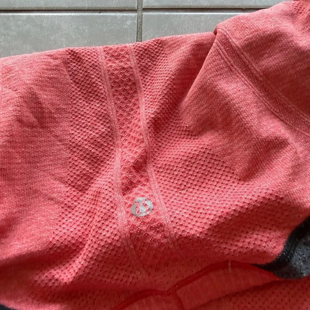 lululemon athletica lightweight raglan