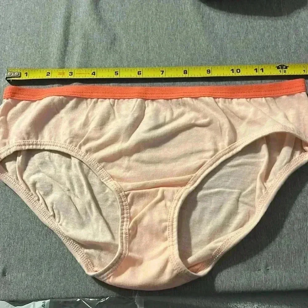 Fruit of the Loom fruit there
