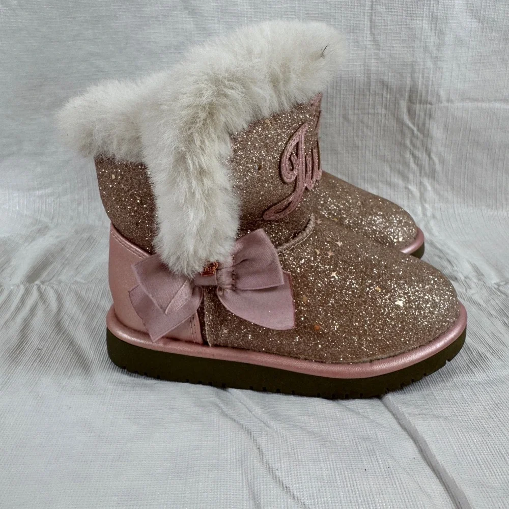 Juicy Couture style excellent