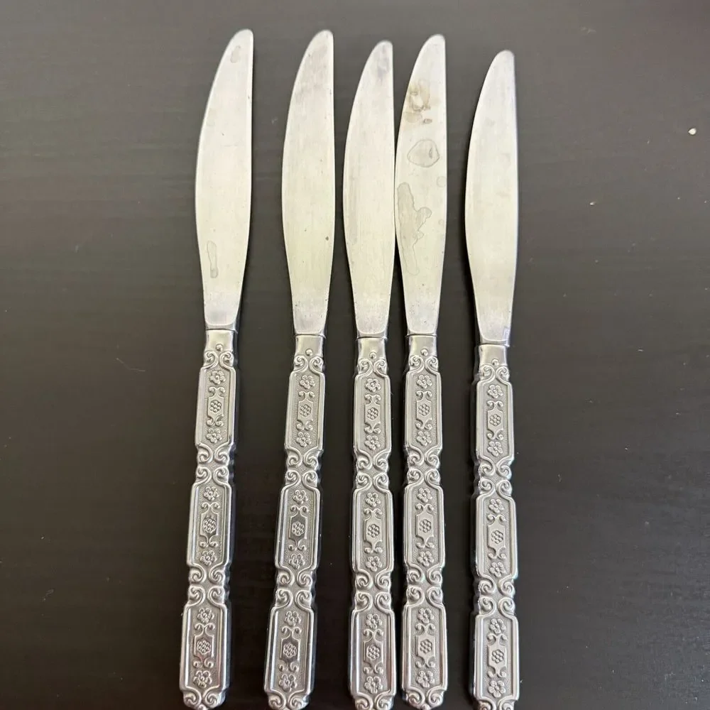 Oneida 24 pieces