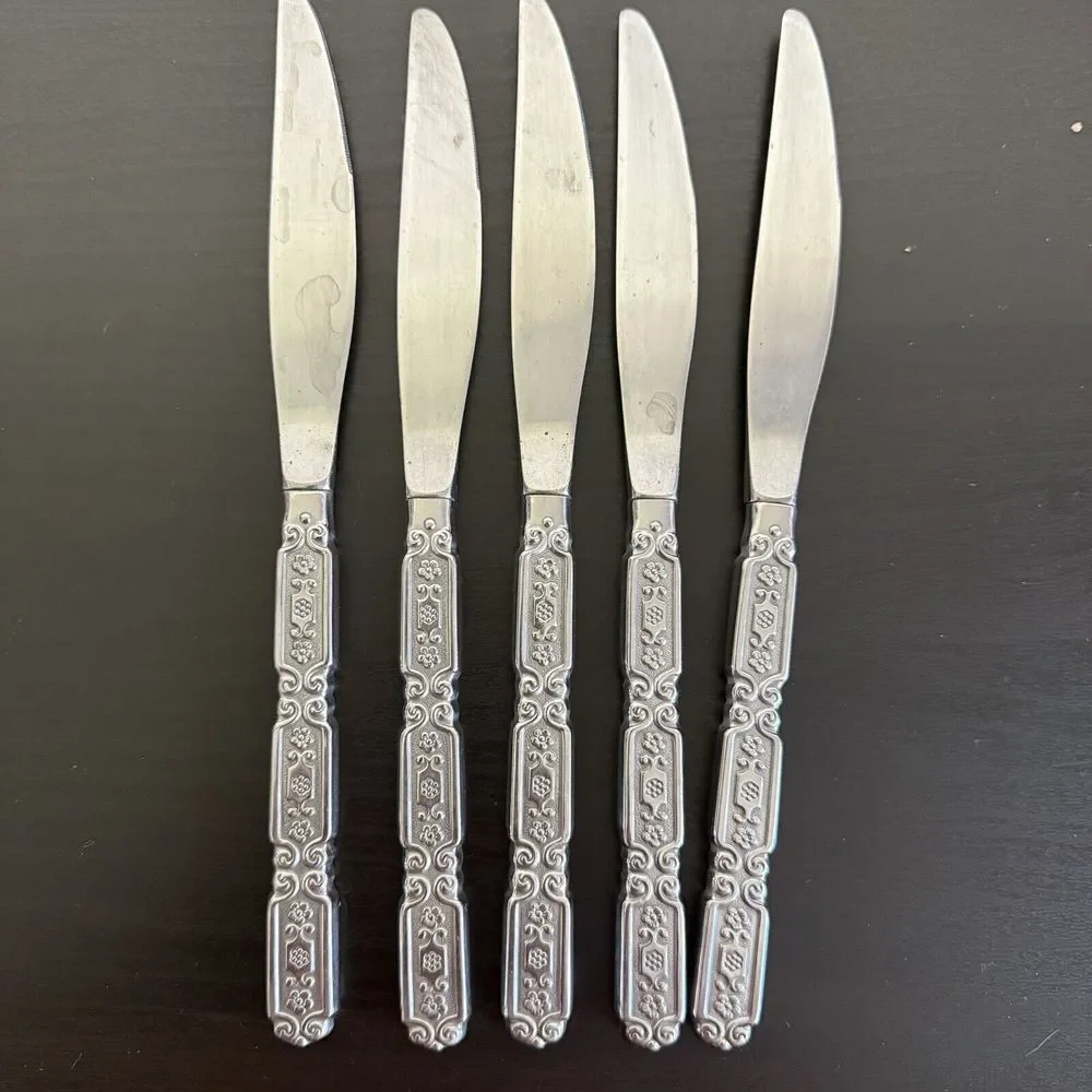Oneida 24 pieces