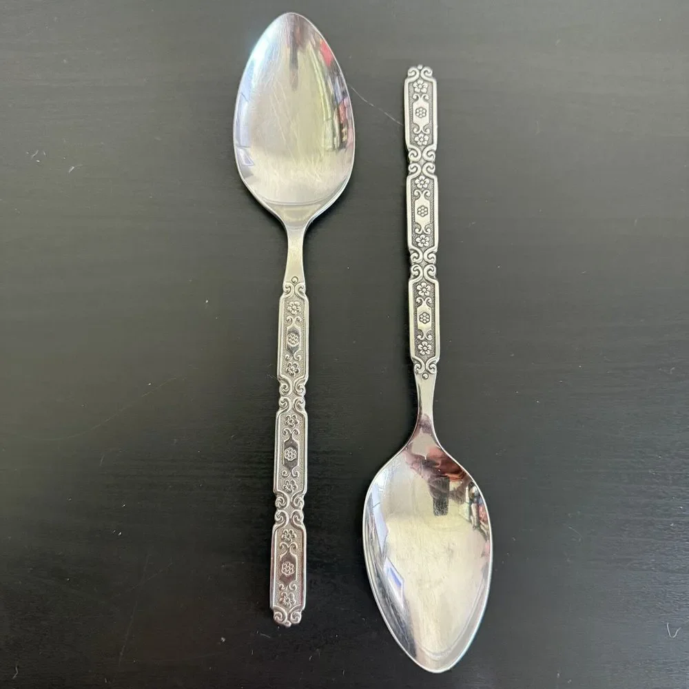 Oneida 24 pieces