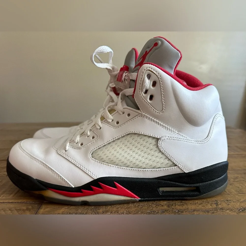 2013 Air Jordan Men’s Retro 5 “Fire Red” with‎ silver tongue - Size 12