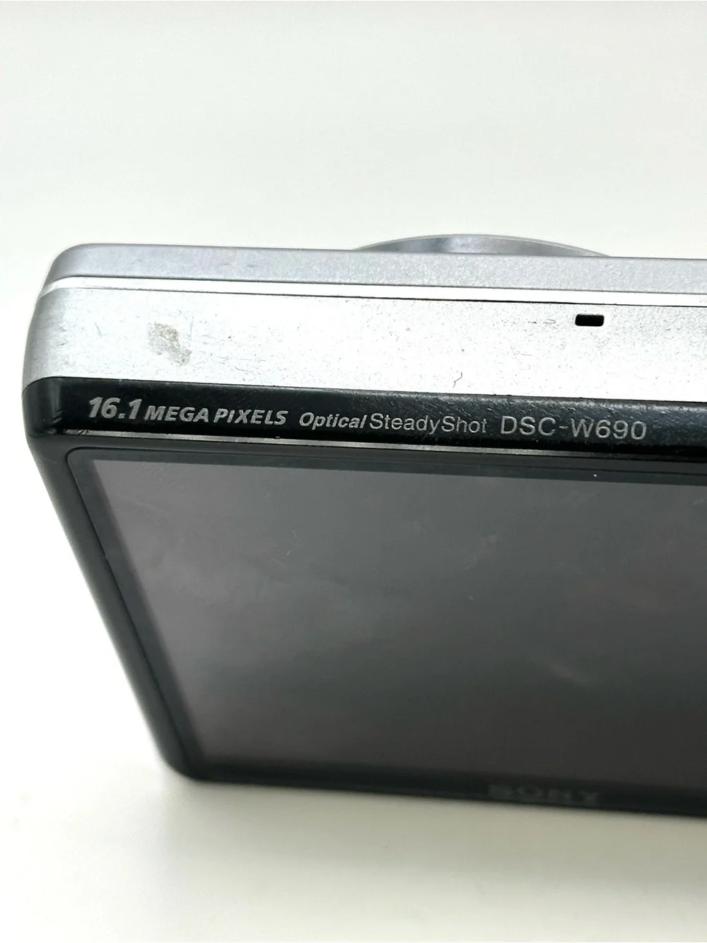 Sony CyberShot DSC W690 Digital Camera 10X w/ Charger & USB Cable