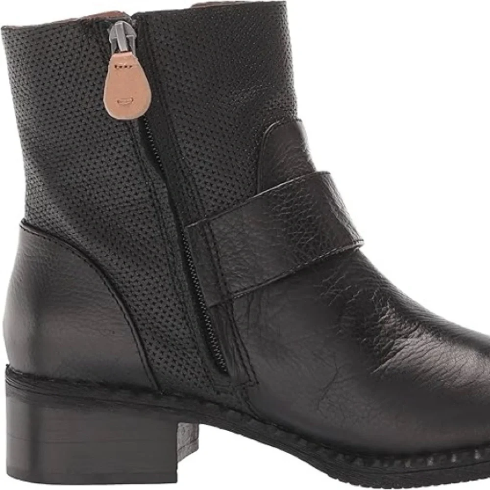 Kenneth Cole brand new