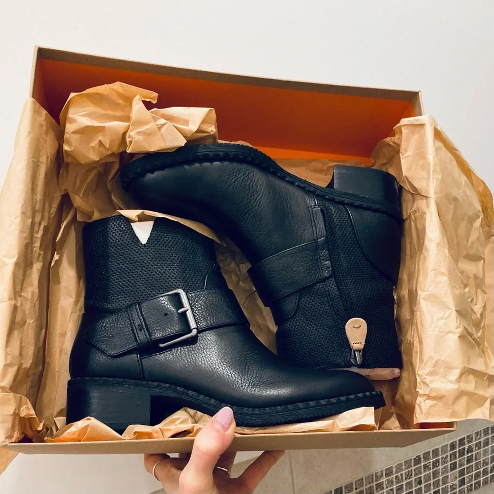 Kenneth Cole brand new