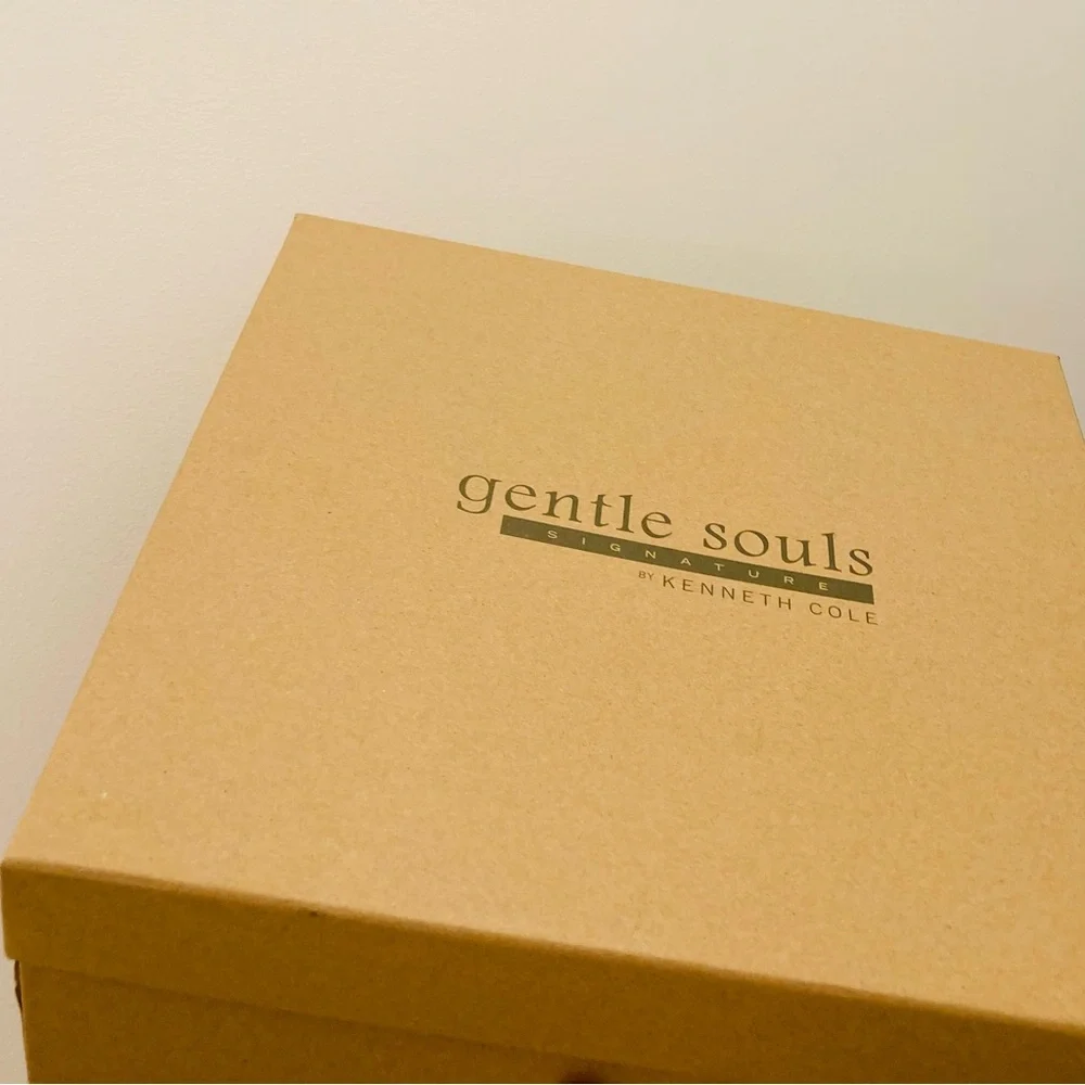 Kenneth Cole brand new