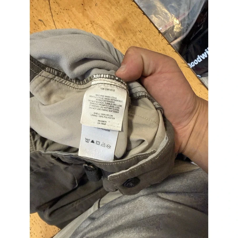 Mountain Hardwear Mens Pants Mens XL Ripstop Nylon w Polyester Lining. GOPCORE