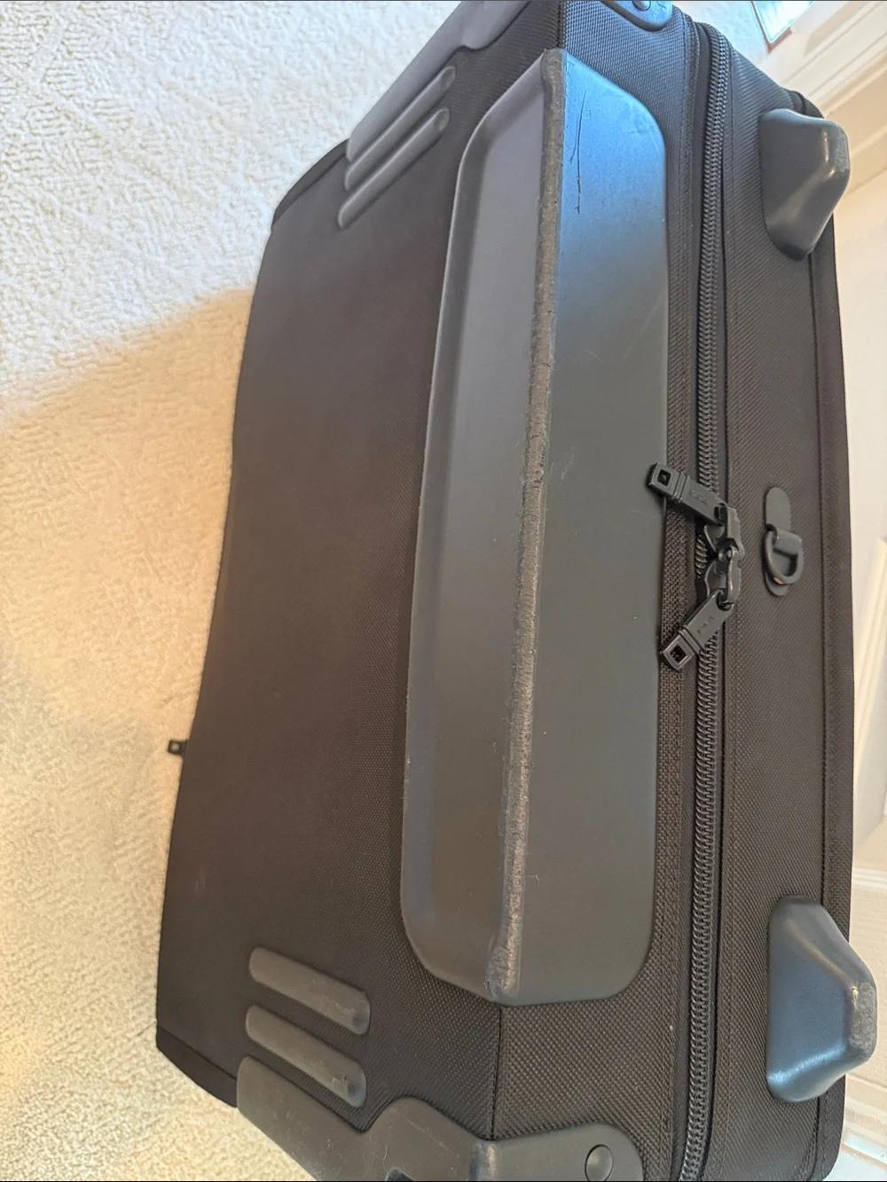 Tumi sleek garment