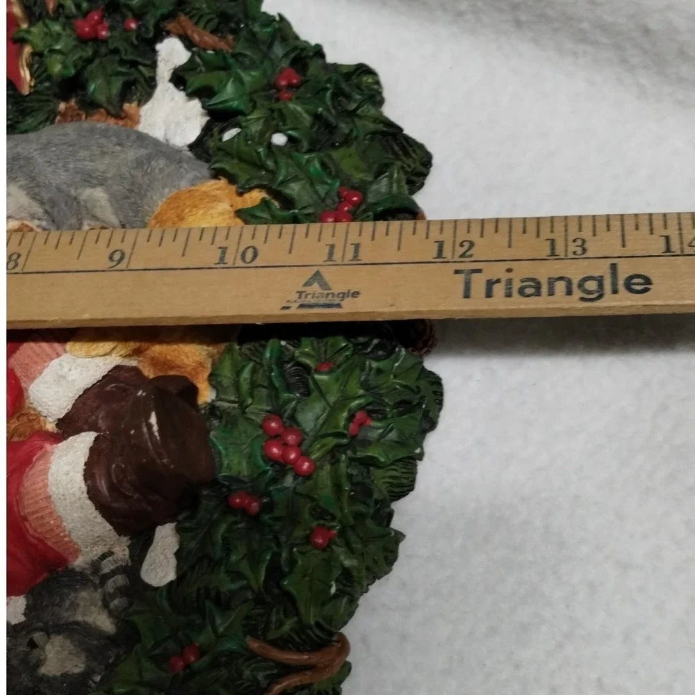 Vintage‎ Santa Woodland Animals Wreath Resin Christmas Wall Decor 1990s