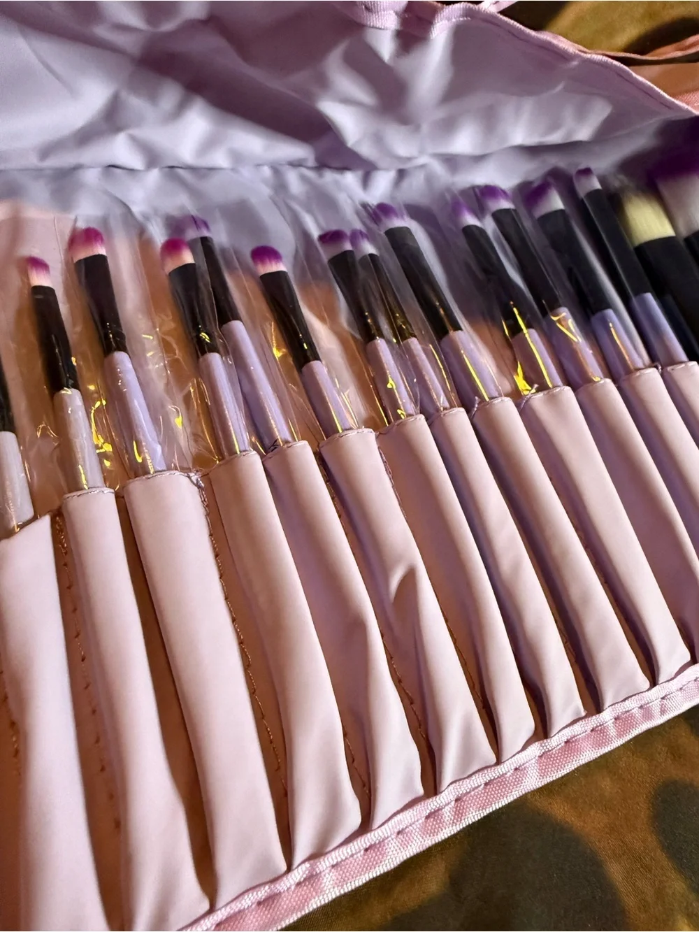 Yuwaku Purple Roll-Up 32 piece Brush Organizer