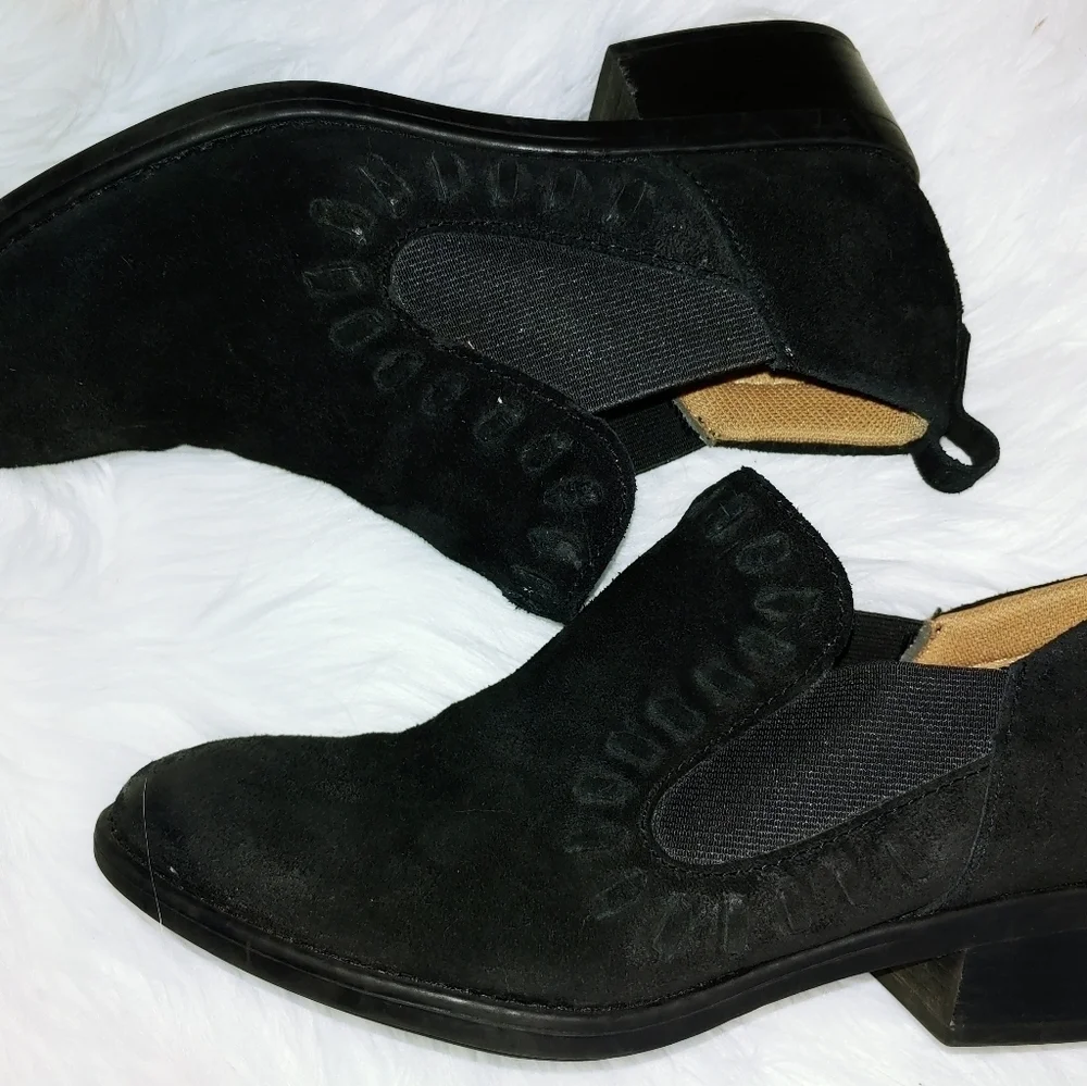 Montana Suede Leather Black Ankle Boot 7