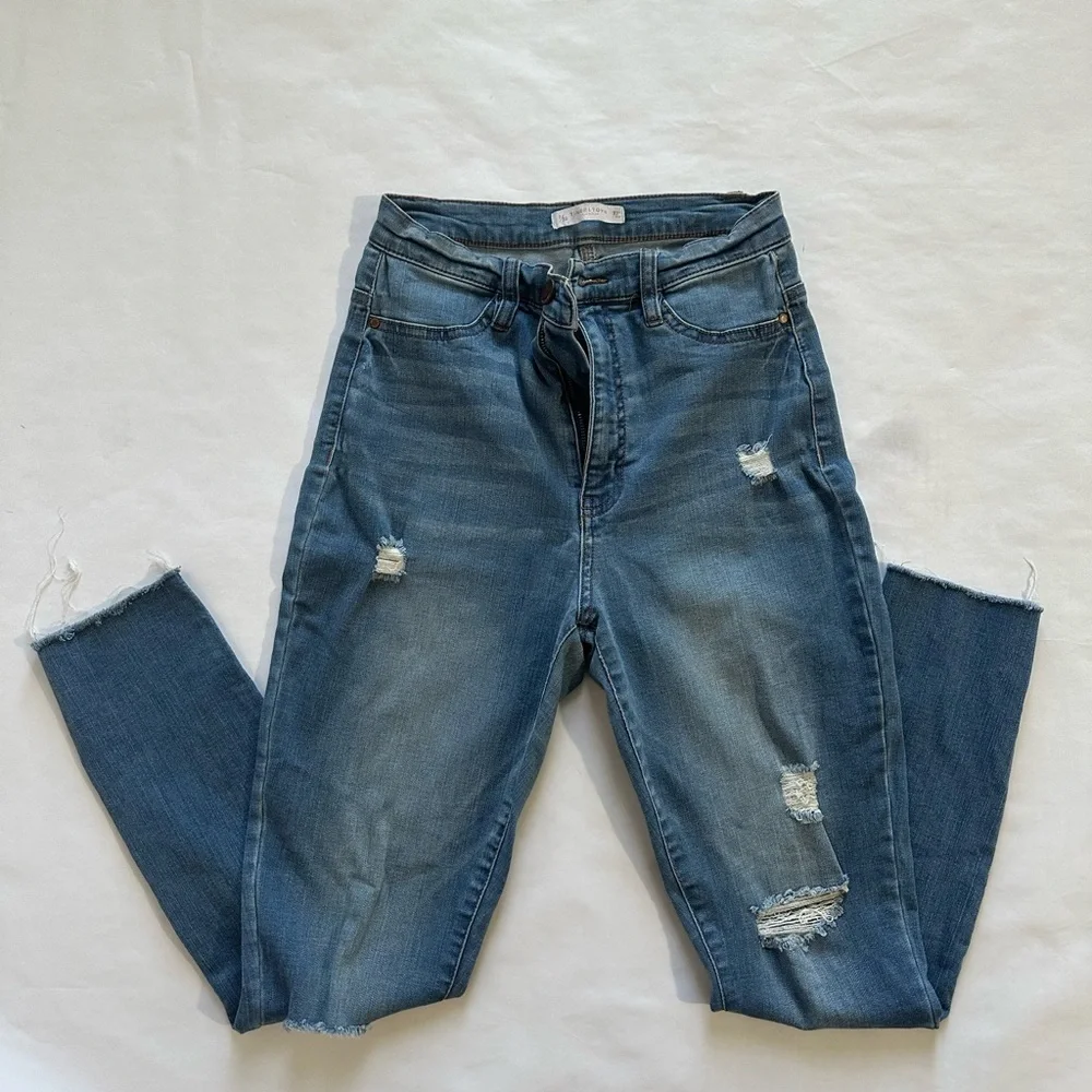 LONDONJEAN stylish distressed
