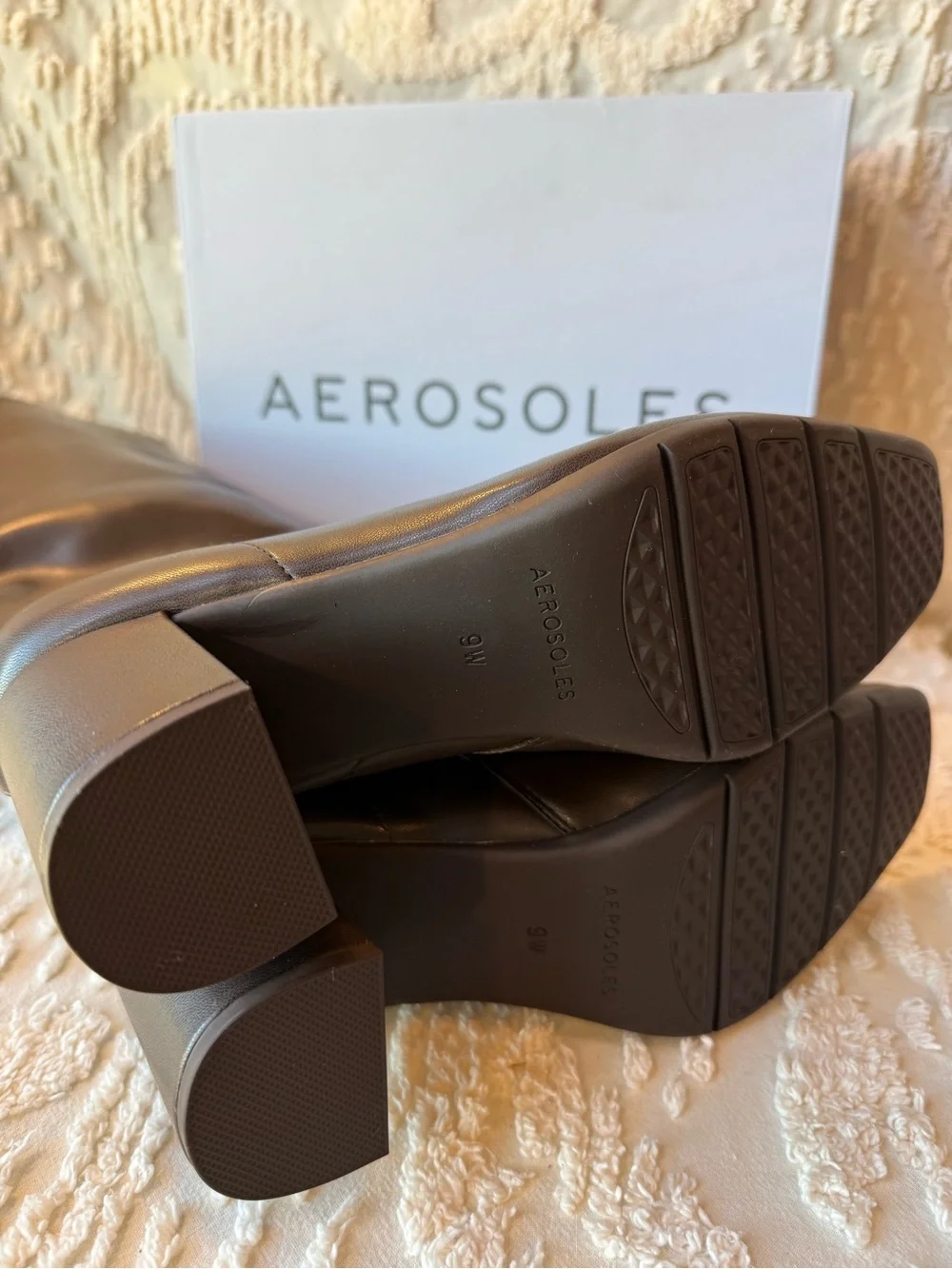 AEROSOLES block wear