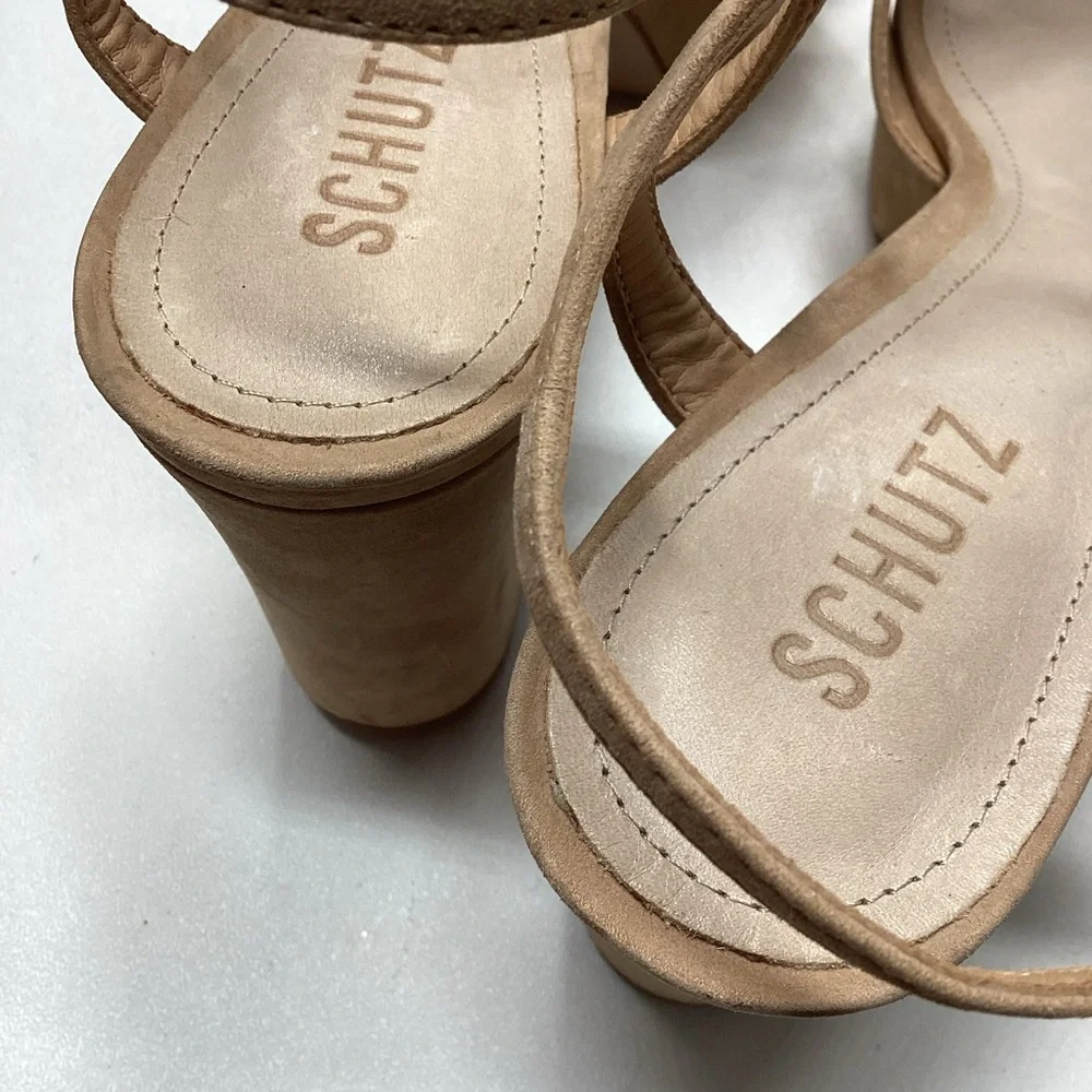 SCHUTZ experience mesmerizing
