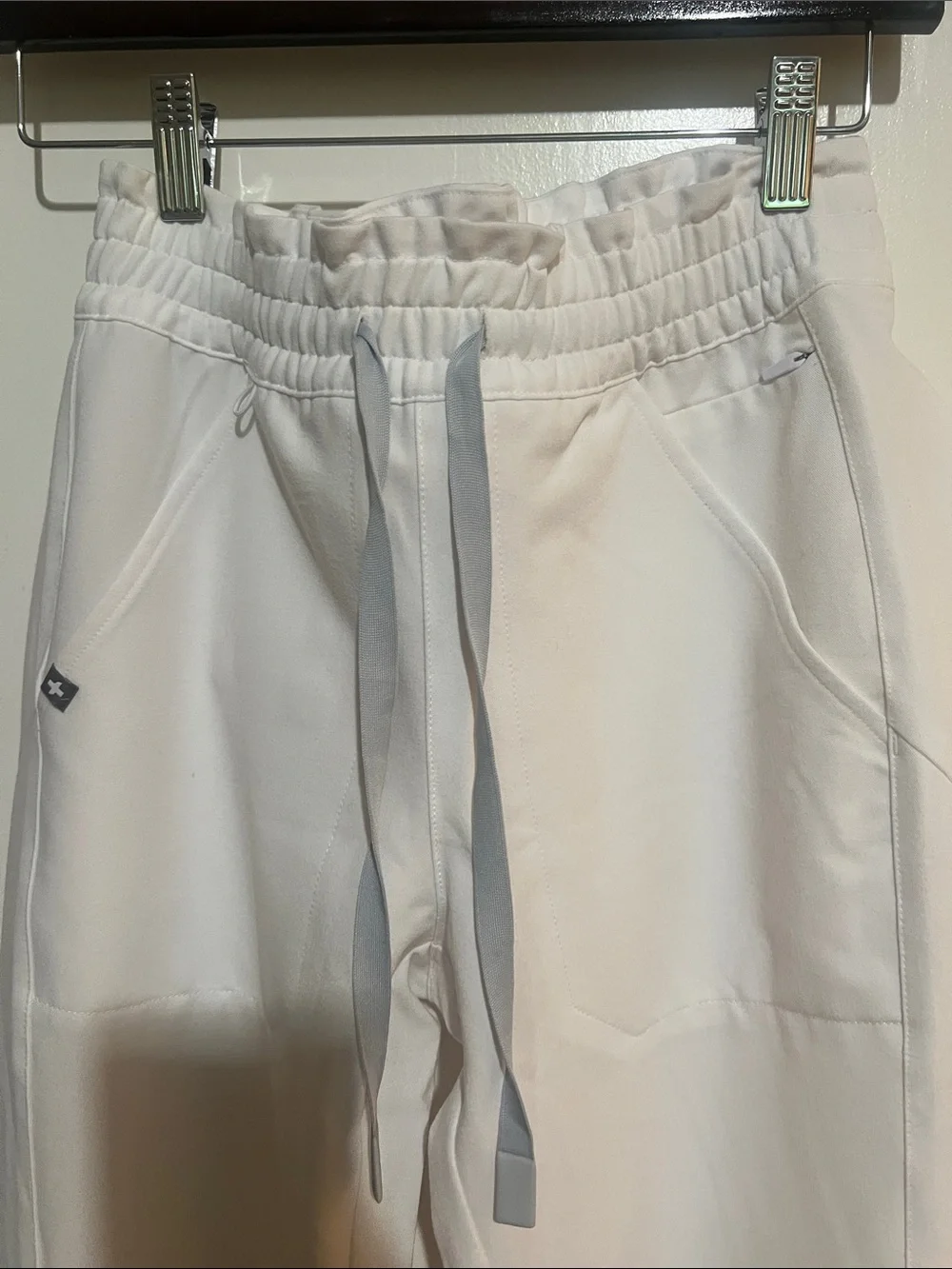 Figs comfortable white