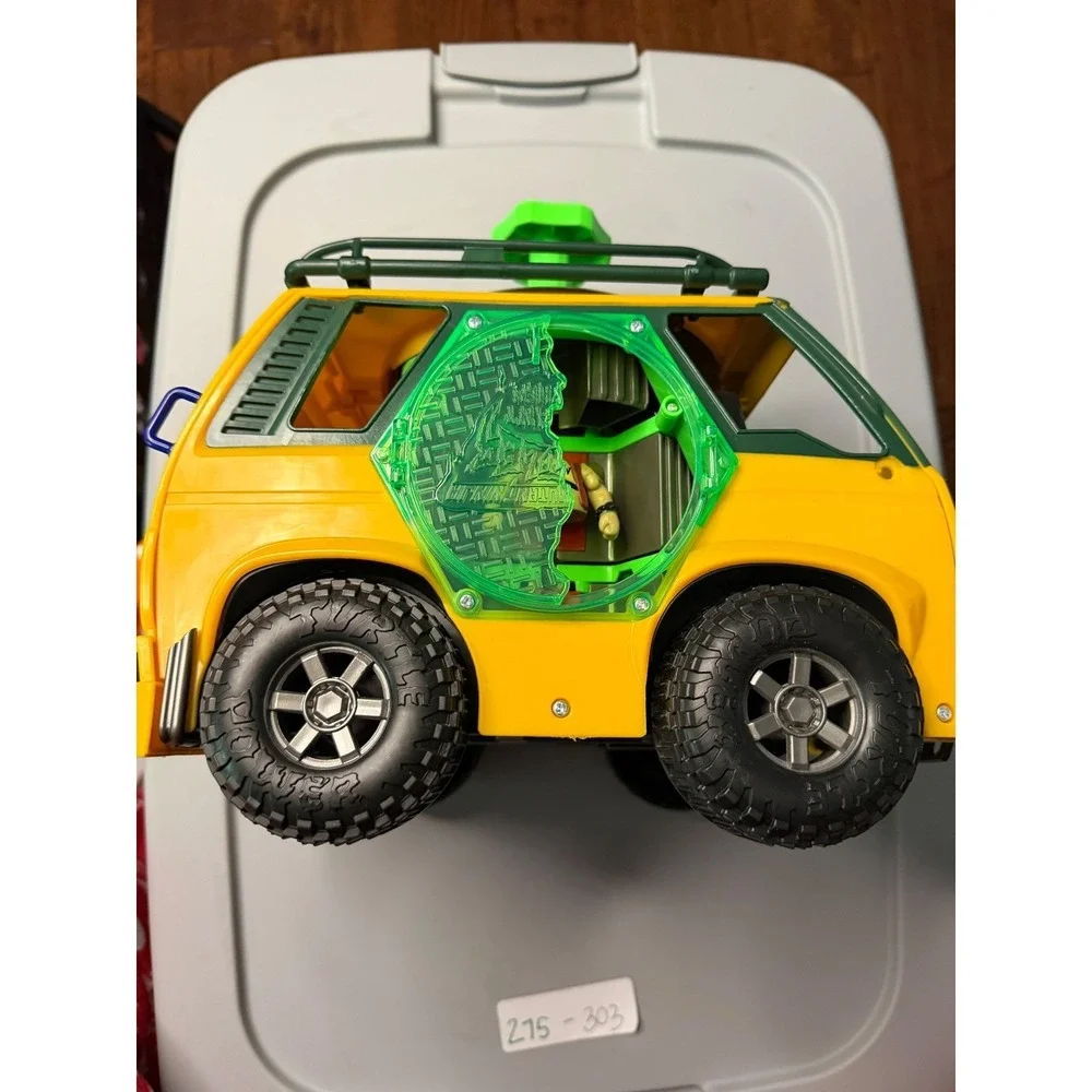 Playmates Toys side windshield