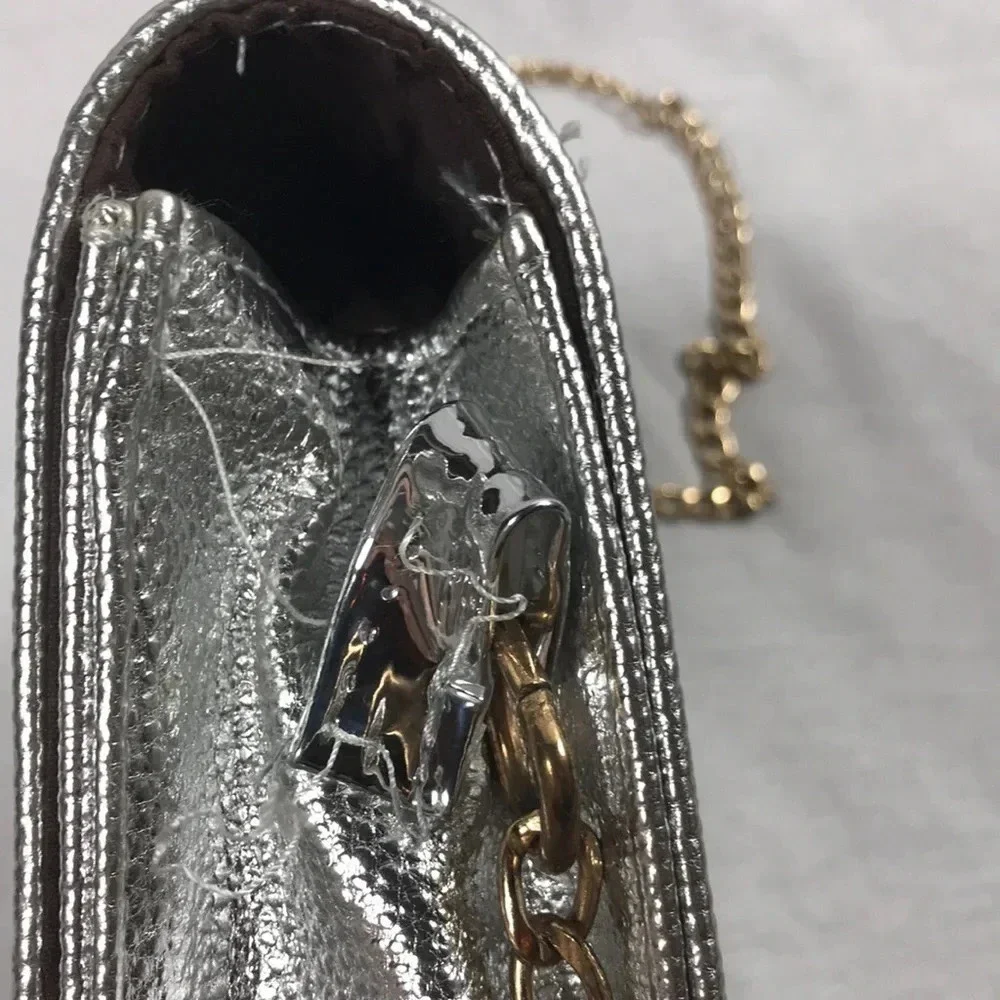 N/A silver bag