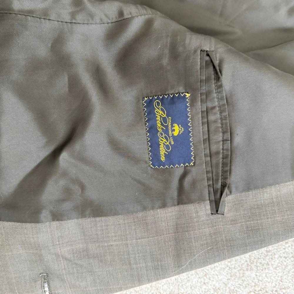 Brooks Brothers check vent neutral