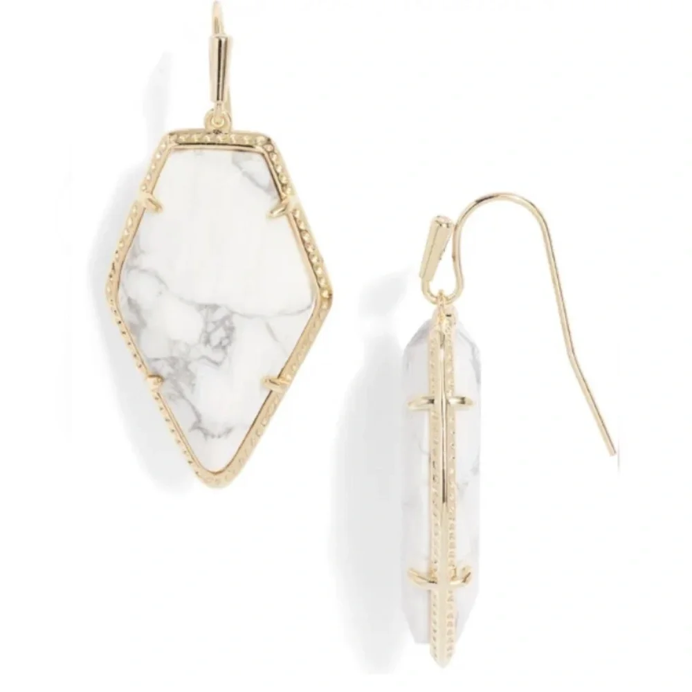 Kendra Scott versatile enough