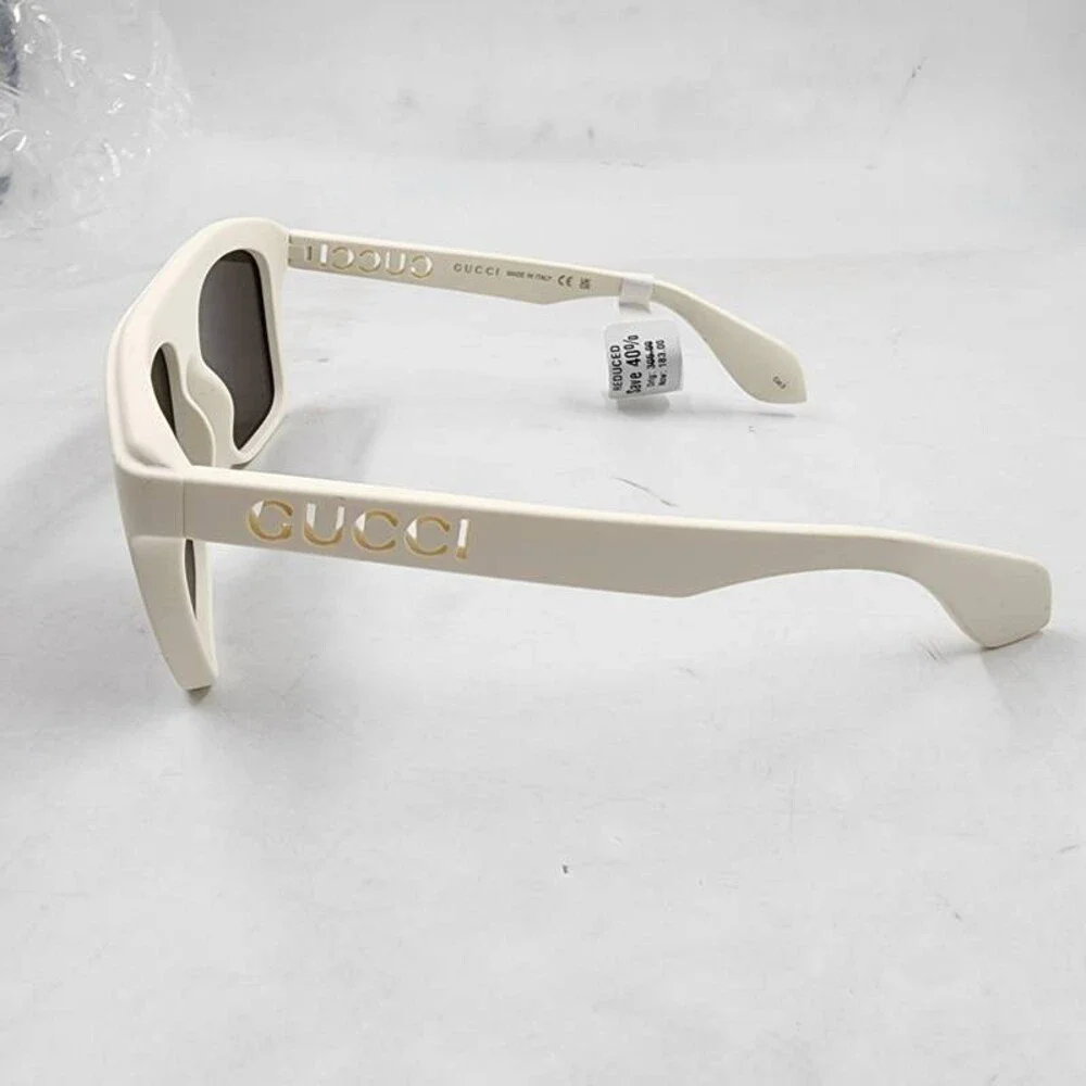 Gucci logo cutout
