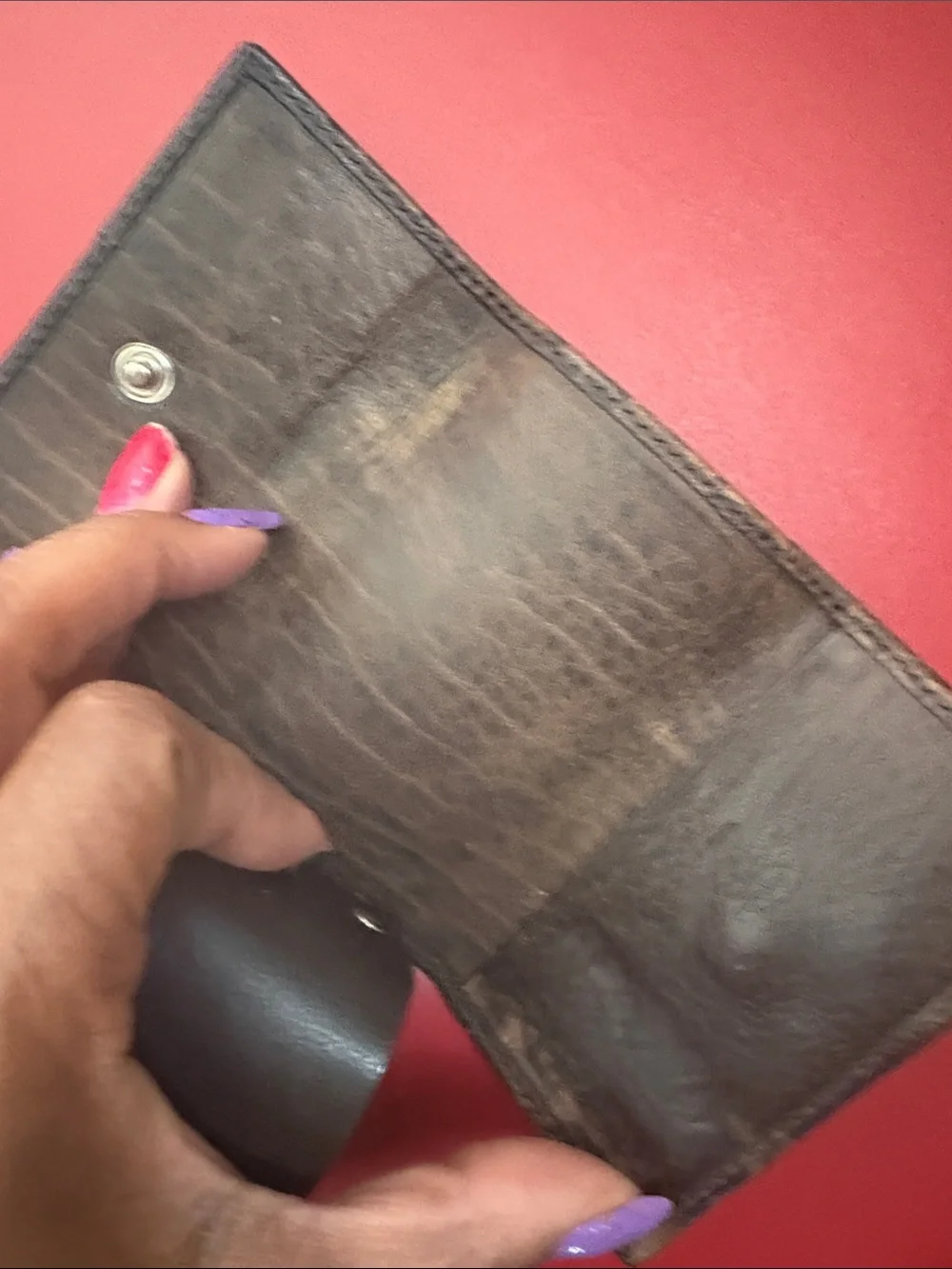 Gucci compact leather