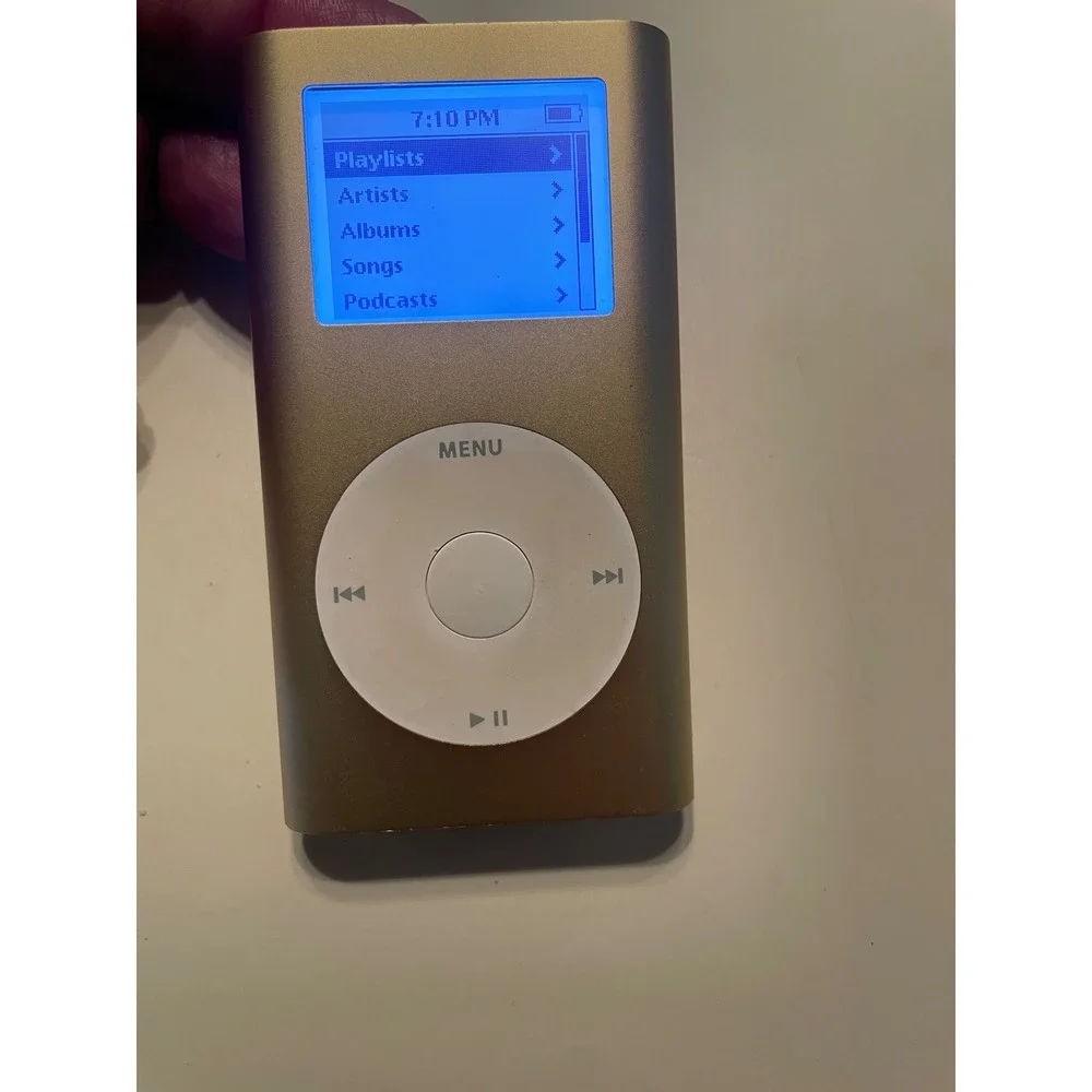 Apple iPod Mini 1st Gen Gold 4GB A1051 MP3 Player Bundle with Charger & Cables