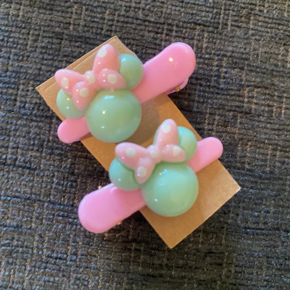 Unbranded assorted set
