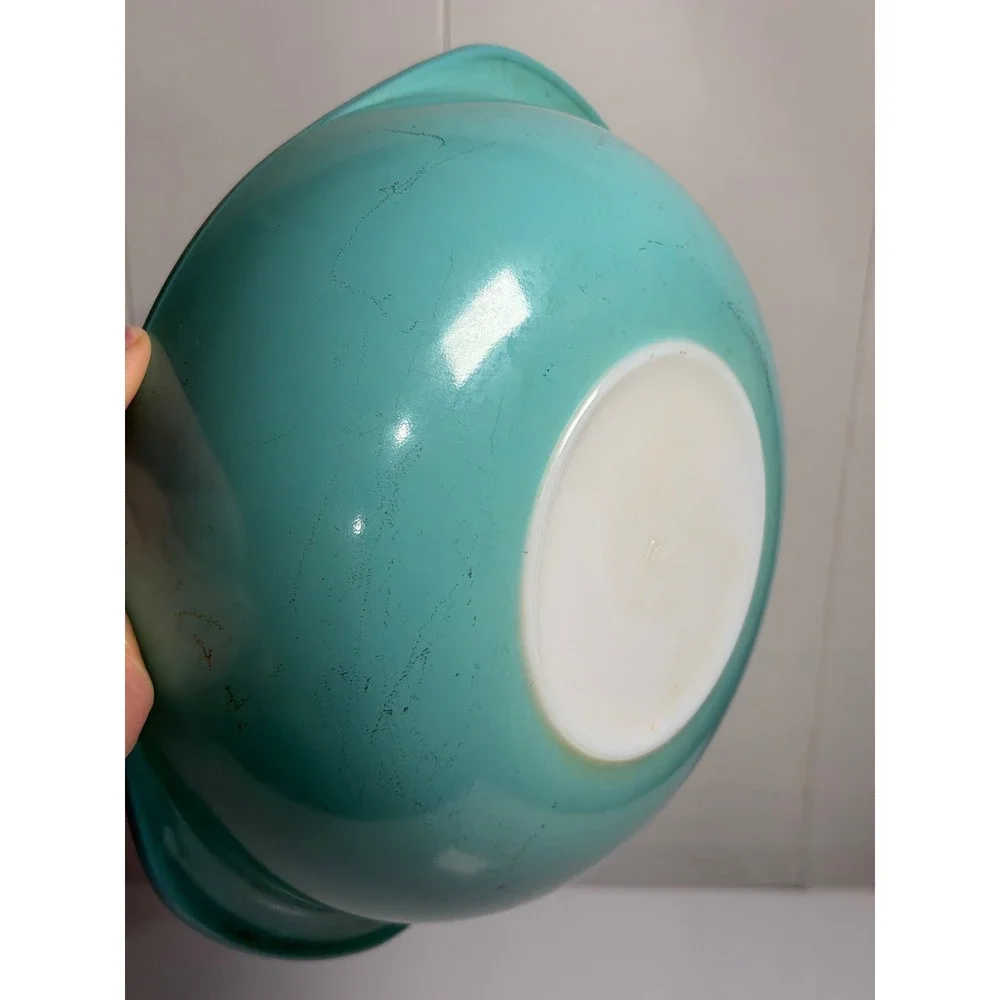 Pyrex vtg casserole