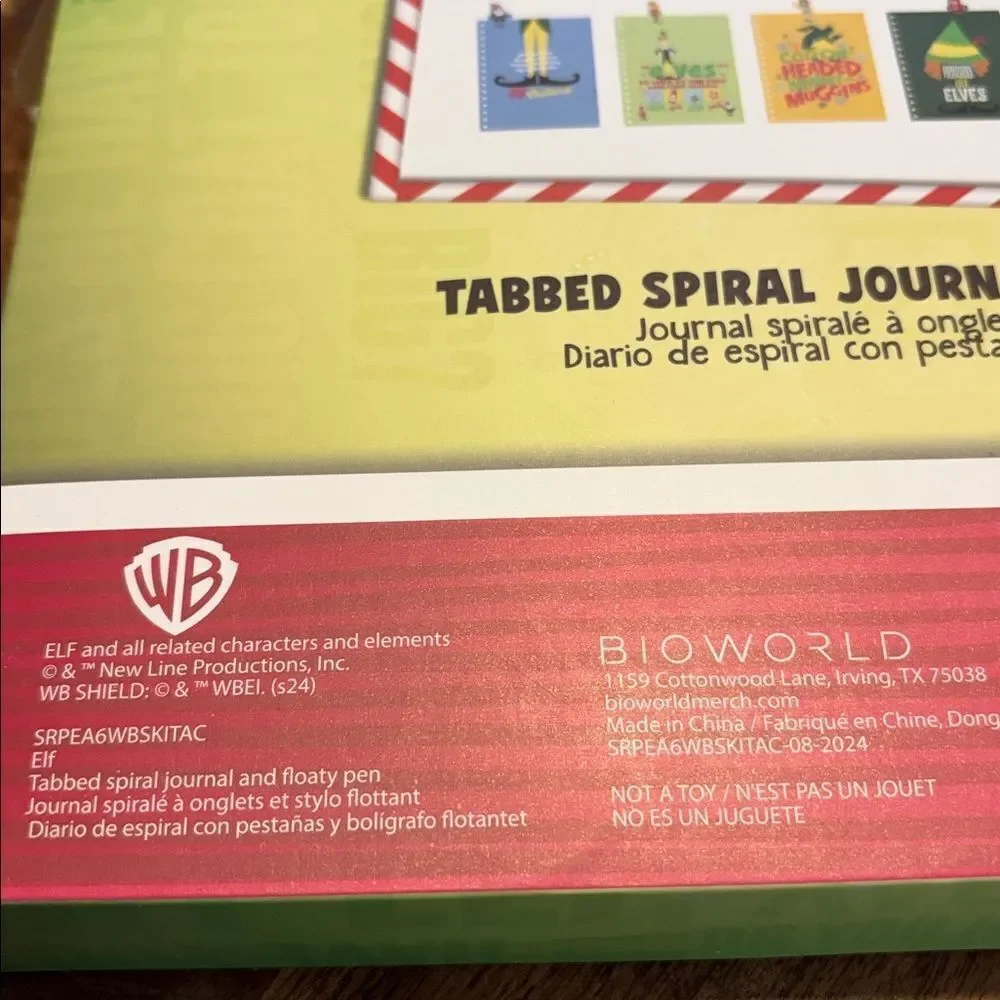 Warner Brothers Elf spiral and pen gift set in gift box