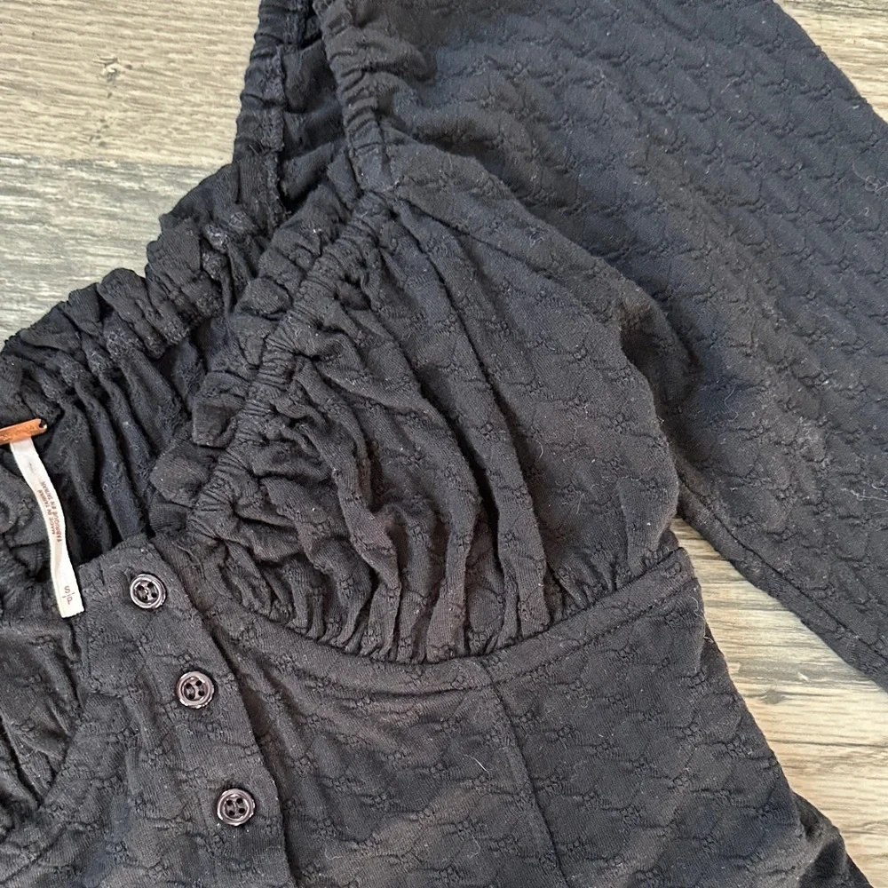 Free People Ladybug Long Sleeve‎ Sweetheart Neck cropped blouse Black small