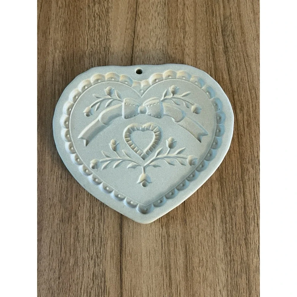 Pampered Chef Vintage‎ 1992 Stoneware Sweet Heart Cookie Mold Bow Flowers