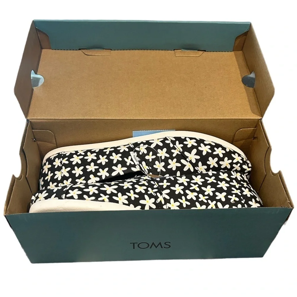 Toms reposhing this