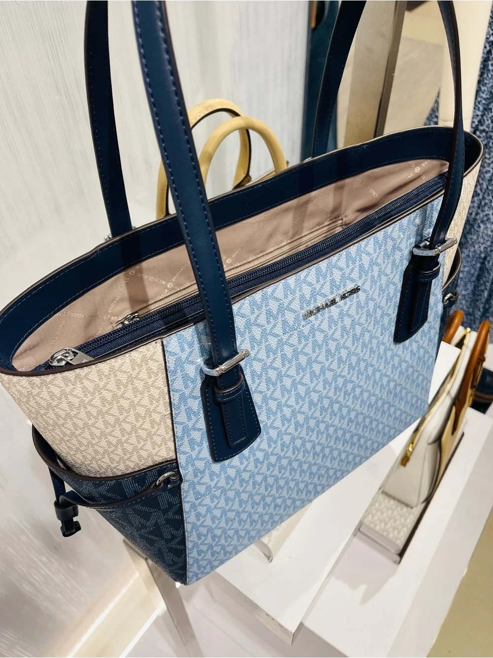 Michael Kors interior voyager block