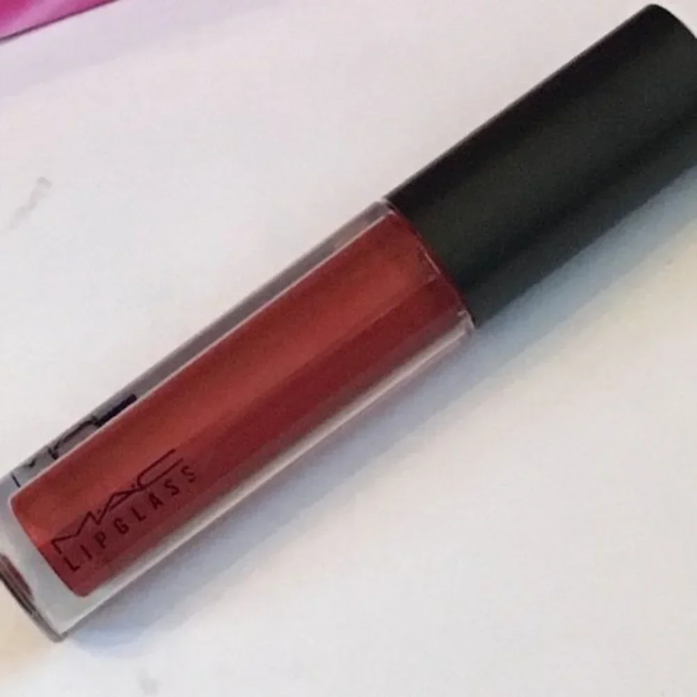 MAC Cosmetics date this