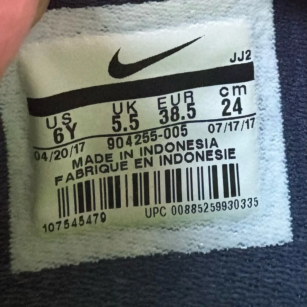 Nike kids free